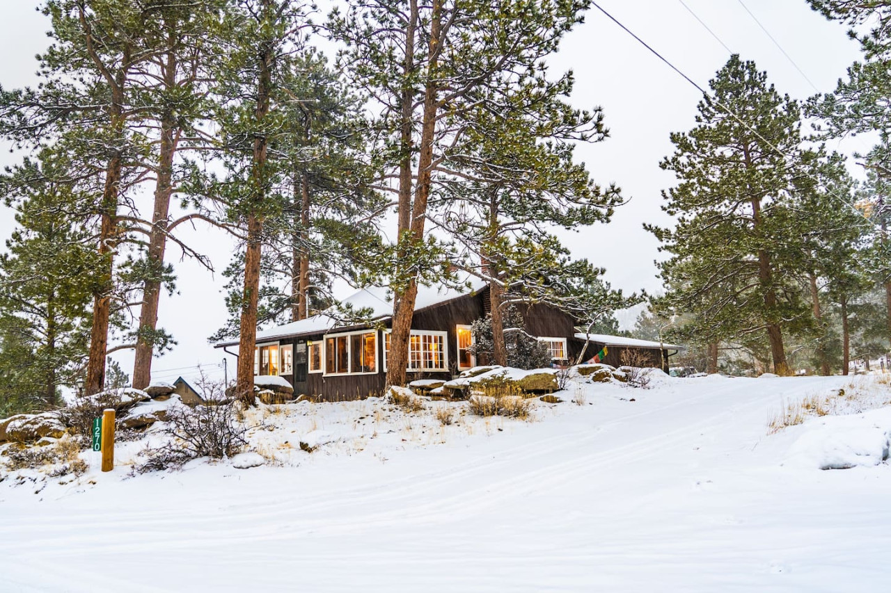 I'm Norwegian, and my dad always told me as a kid that snow relaxed him because it buried all the things he had to do. So come on over and enjoy my cabin in the snow. Hopefully it gives you the same sense of calm as it did to me and my dad.