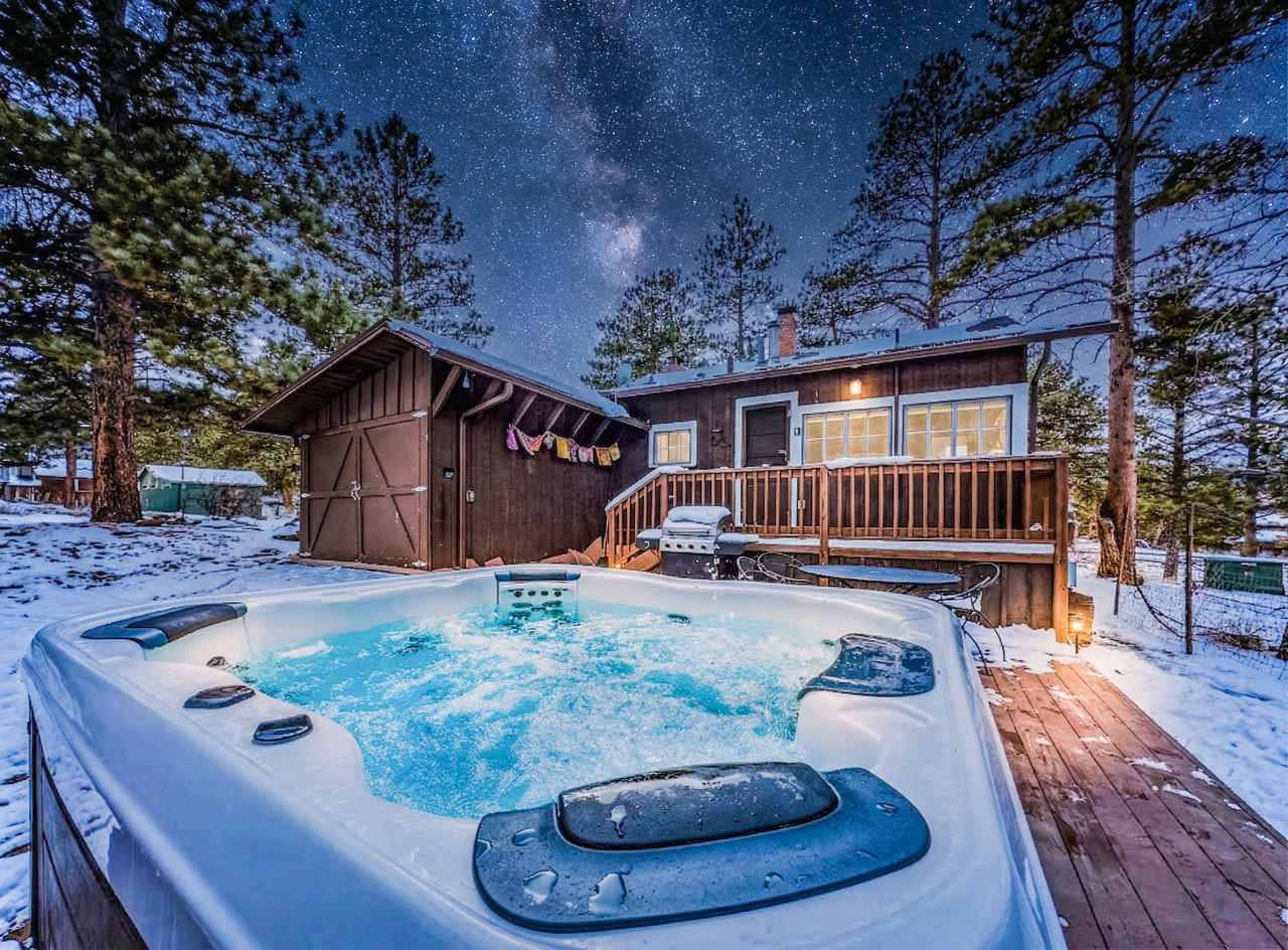 A new hot tub! Enjoy a soak while watching the stars