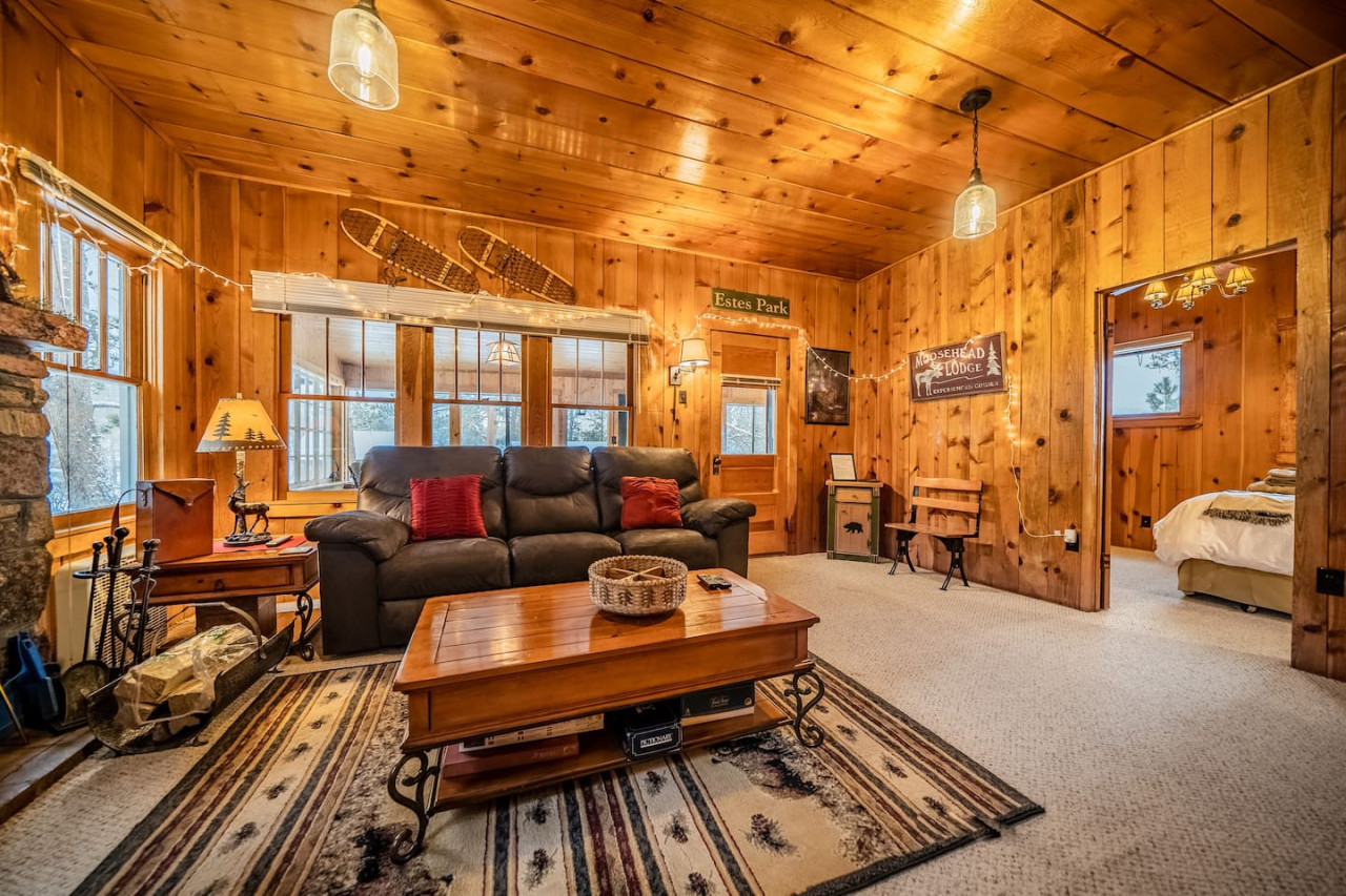I love all the little vintage scents throughout -- the old signs, historic snow shoes, and Edison bulbs on the lamps. My historic cabin makes me slow down and relax.