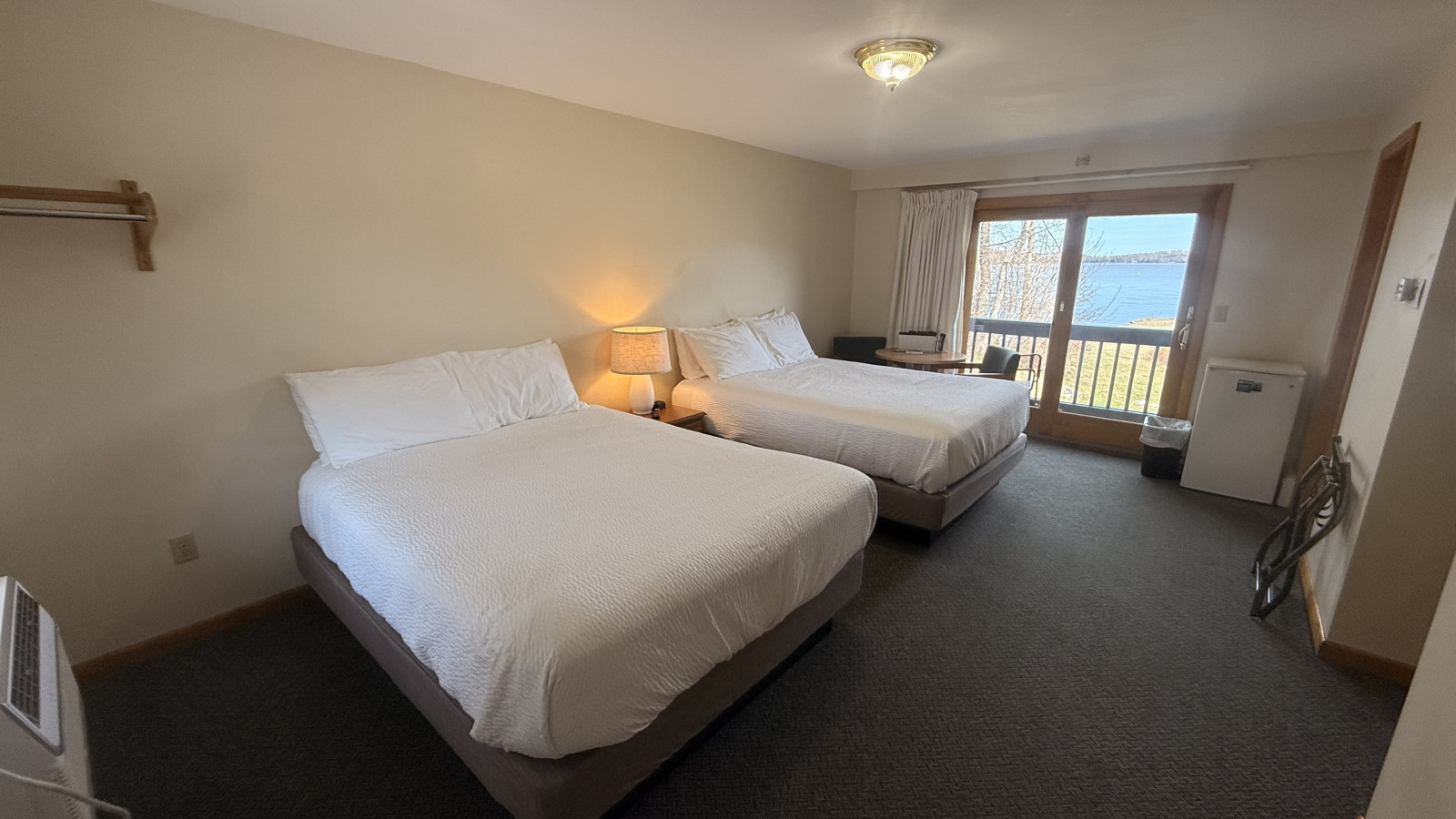 Juniper Motel-double Queen-pet Friendly- Ground Floor-room 19 - Greenville, ME