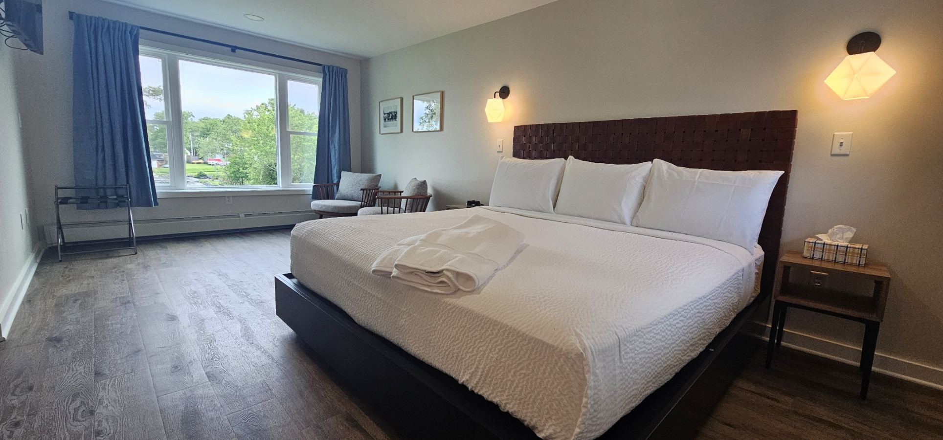 Juniper Motel-king Studio-pet Friendly-second Level-room 2 - Greenville, ME