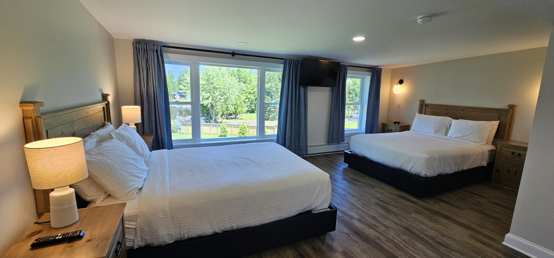 Juniper Motel-double Queen-pet Friendly-second Level-room 4 - Moosehead Lake, ME