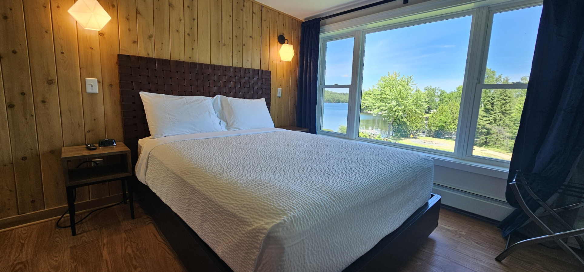 Juniper Motel-lake Front-single Queen-second Floor-room 8 - Greenville, ME