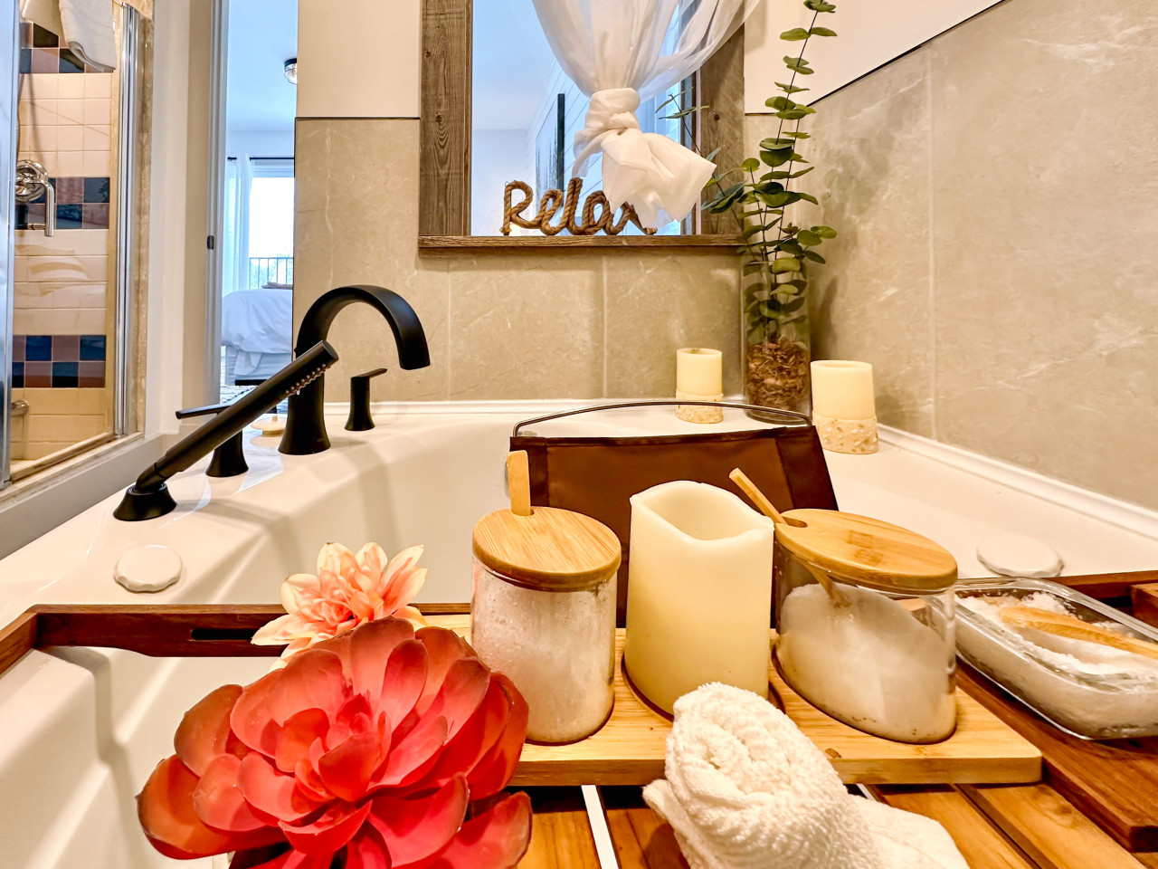 Happy Valley Ski Golf Spa Relax sleeps 6, large patio and yard