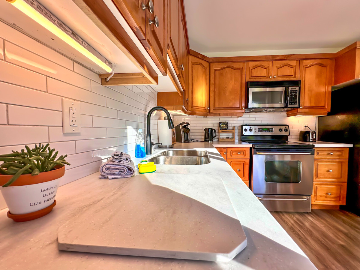 KickBack Ski Hike Bike Chill sleeps 6