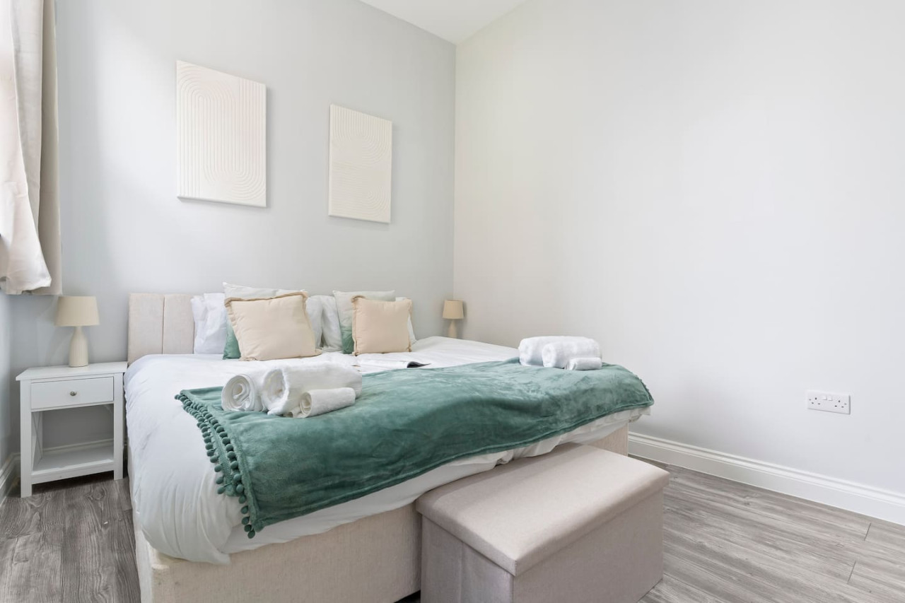 Modern Coastal Haven in 48 Kingsway - Property image 6 - VivreStays