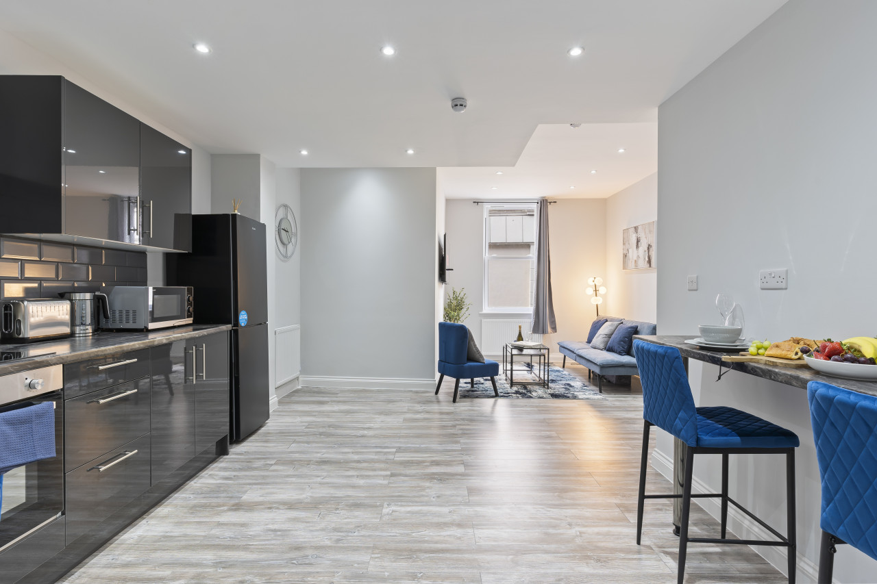 Modern Coastal Haven in 48 Kingsway - Property image 8 - VivreStays