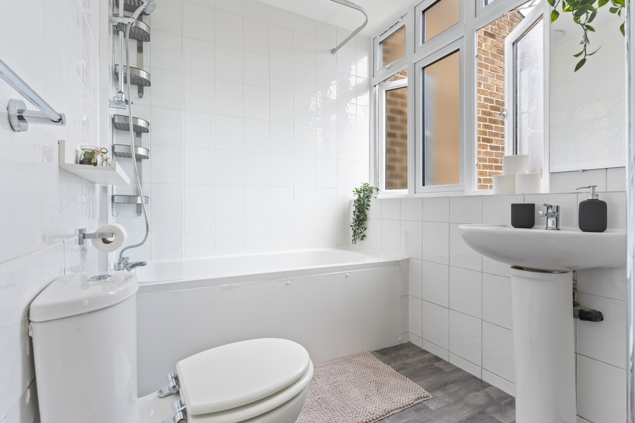 Elegant 4 Bed Home Next to Wembley Stadium in Windsor Cres, Wembley Park, Wembley HA9, UK - Property image 11 - VivreStays