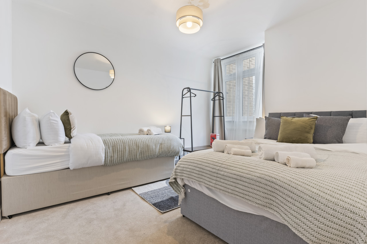 Elegant 4 Bed Home Next to Wembley Stadium in Windsor Cres, Wembley Park, Wembley HA9, UK - Property image 2 - VivreStays