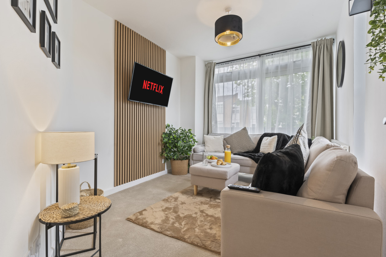 Elegant 4 Bed Home Next to Wembley Stadium serviced apartment - UK - VivreStays