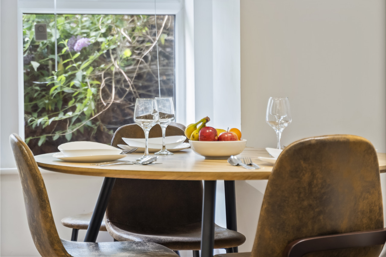 2 Bed Flat London near O2 Academy in 40 Barrett's Grove, London N16 8AJ, UK - Property image 6 - VivreStays