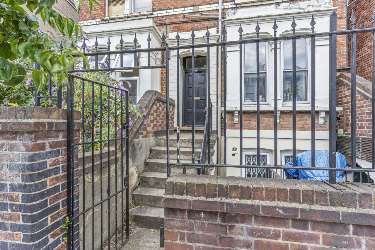 2 Bed Flat London near O2 Academy in 40 Barrett's Grove, London N16 8AJ, UK - Property image 28 - VivreStays