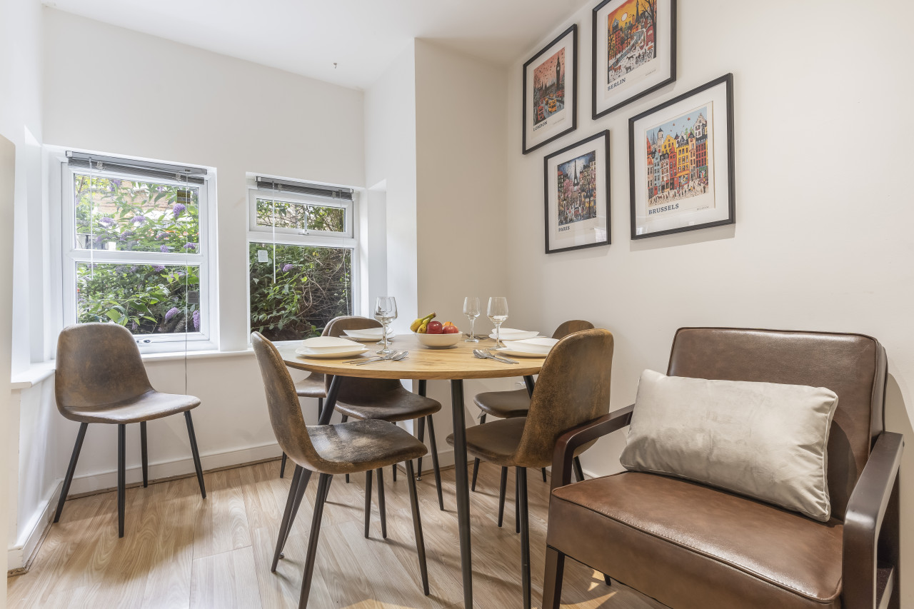 2 Bed Flat London near O2 Academy in 40 Barrett's Grove, London N16 8AJ, UK - Property image 5 - VivreStays