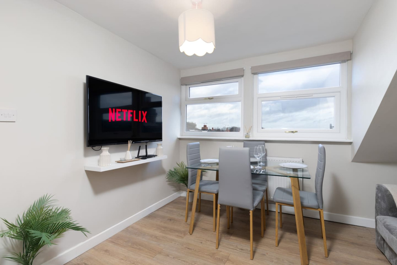 Elegant Apartment in Coventry serviced apartment - UK - VivreStays