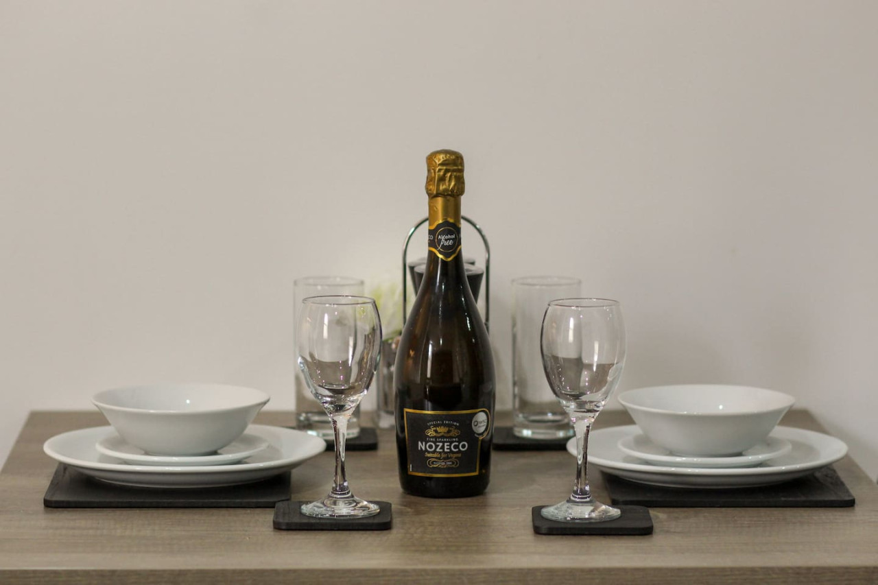 Stylish 1 Bedroom Flat in City Centre in 106, 46 Peckover Street - Property image 14 - VivreStays