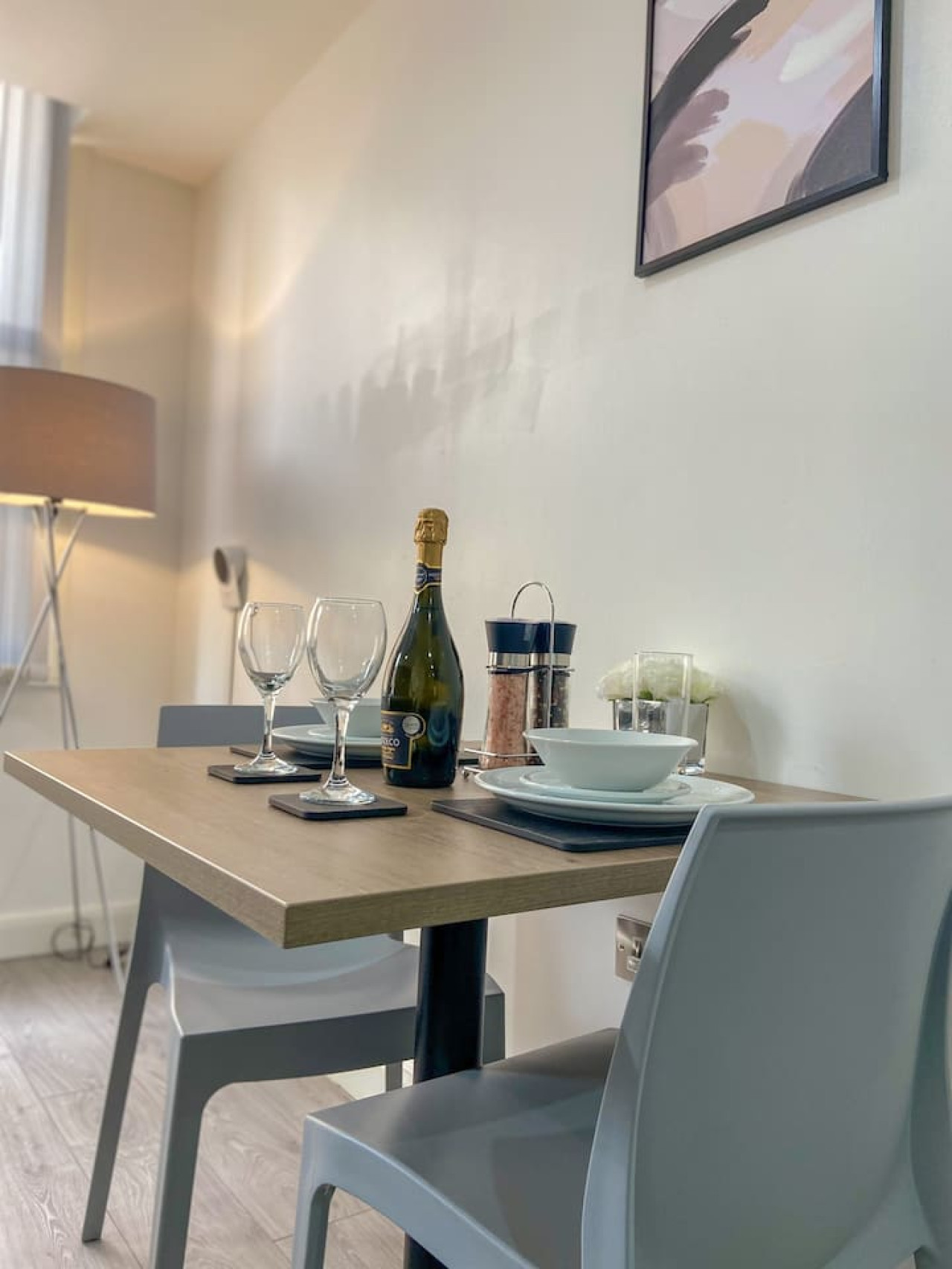 Stylish 1 Bedroom Flat in City Centre in 106, 46 Peckover Street - Property image 15 - VivreStays
