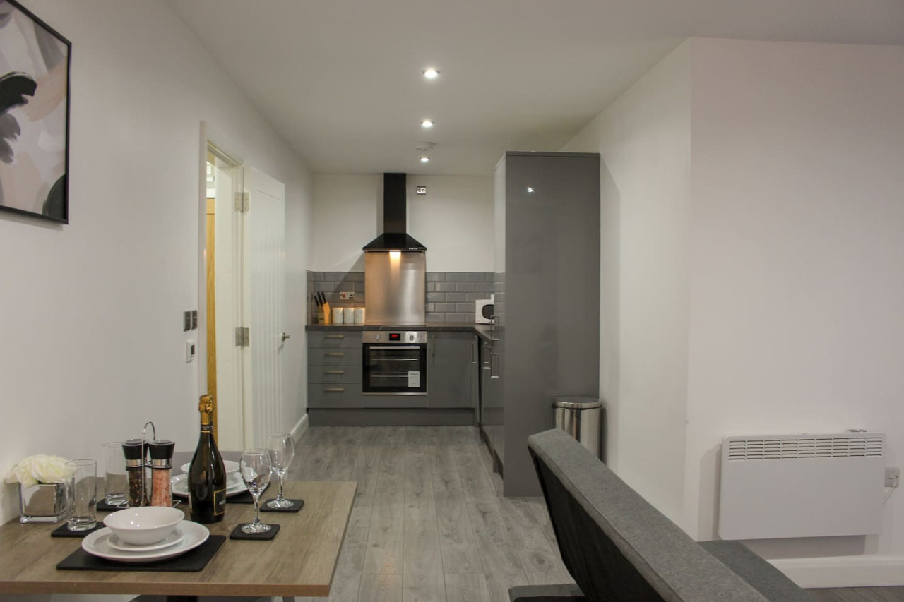 Stylish 1 Bedroom Flat in City Centre in 106, 46 Peckover Street - Property image 16 - VivreStays