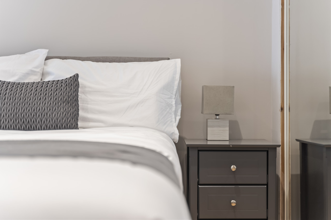 Redhill Hideaway: Stylish 2 Bed Home in 4 Linkfield Cor, Redhill RH1 1BB, UK - Property image 27 - VivreStays
