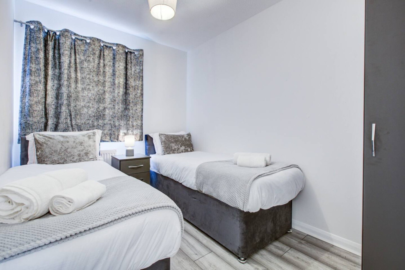 2 Bedroom Serviced Apartment Free Parking in Meadowbridge Court, 99 Princess Road Meadowbridge Court - Property image 12 - VivreStays