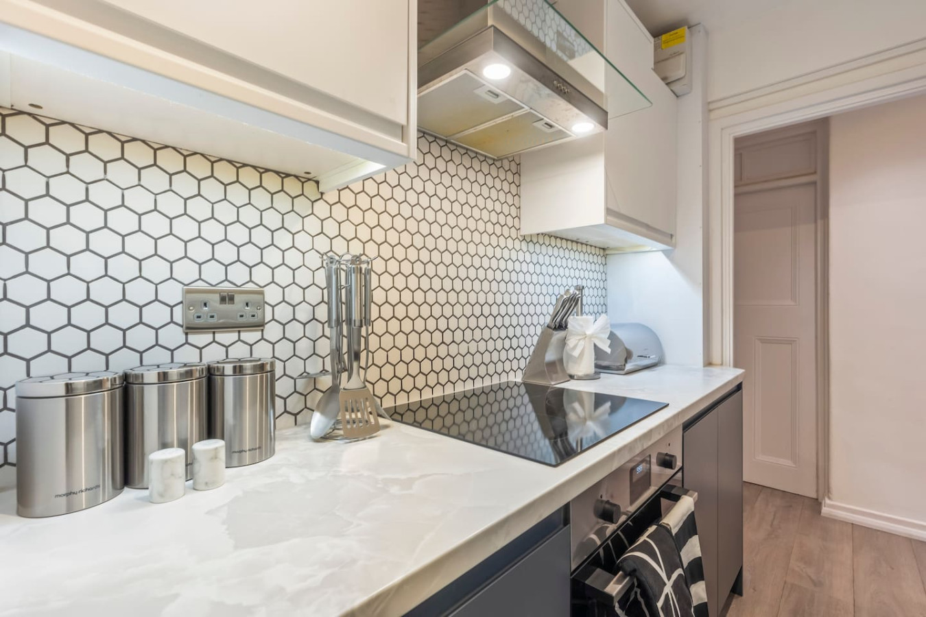 Stylish 2-Bedroom Fulham Apt in Wyfold Road - Property image 22 - VivreStays