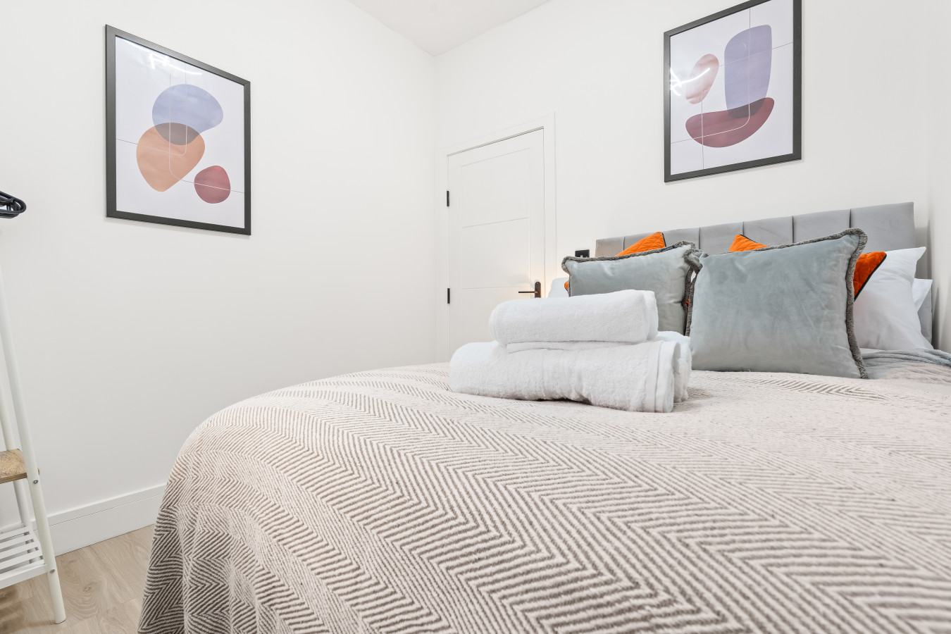 Modern 4 Bed Central London - Free Parking in Willesden Ln, London, UK - Property image 22 - VivreStays