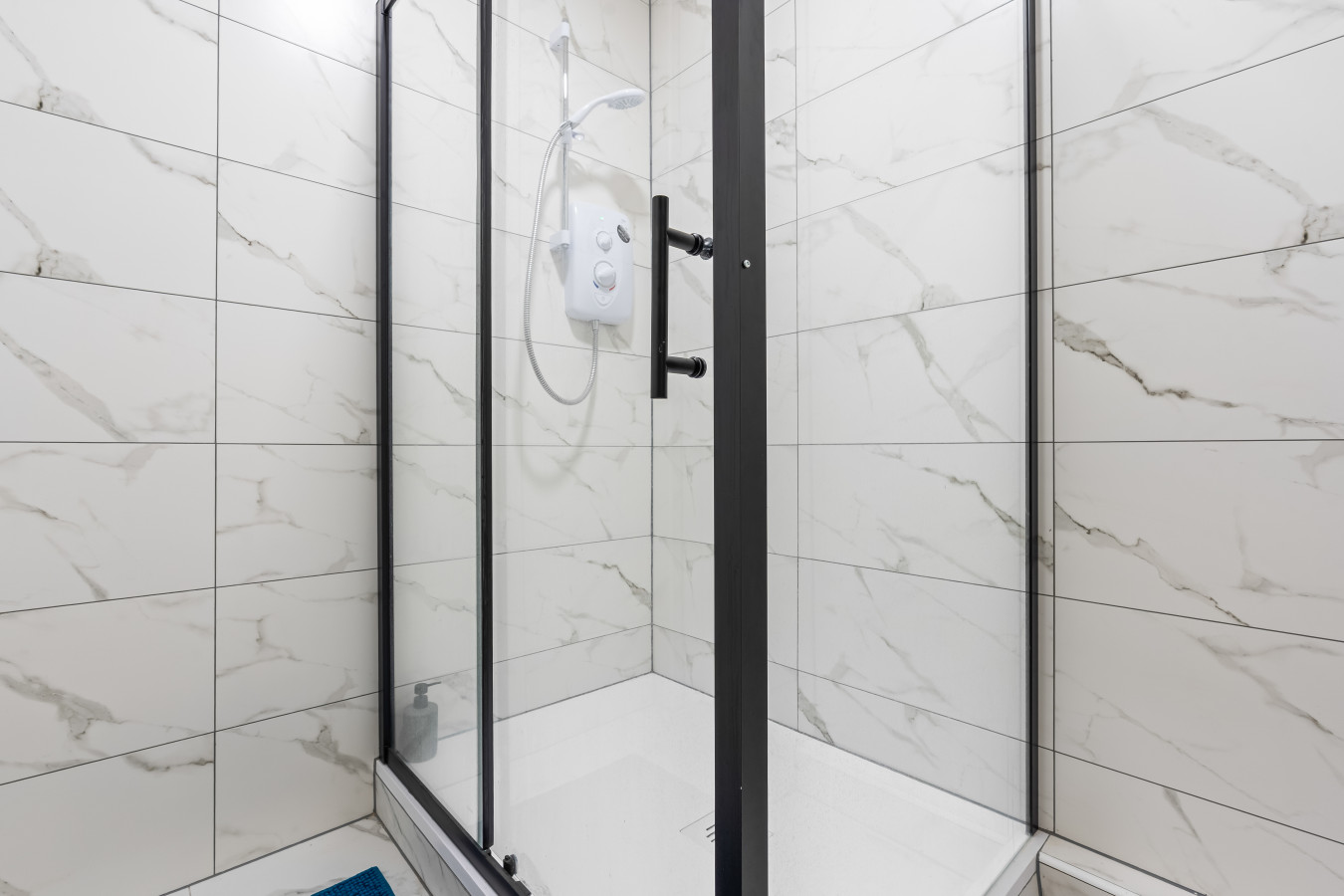 Modern 4 Bed Central London - Free Parking in Willesden Ln, London, UK - Property image 11 - VivreStays