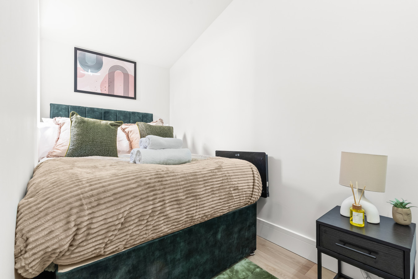 Brand New 4 BDR Apartment in Willesden Ln, London, UK - Property image 26 - VivreStays