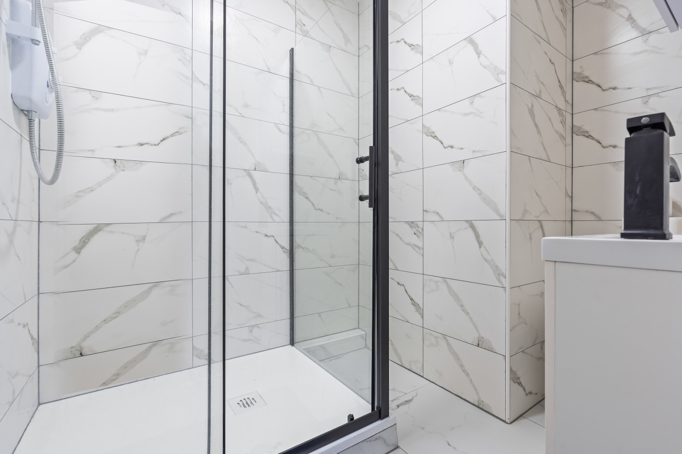Brand New 4 BDR Apartment in Willesden Ln, London, UK - Property image 9 - VivreStays