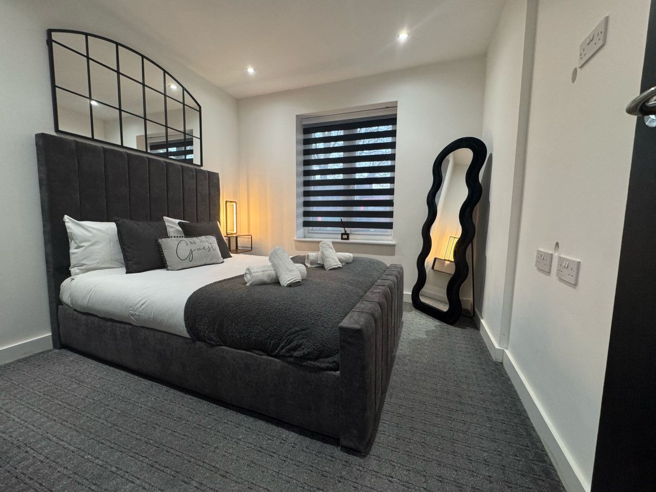 Luxury 2 Bed West London, Free Parking in 200 Harefield Rd, Uxbridge UB8 1PS, UK - Property image 2 - VivreStays