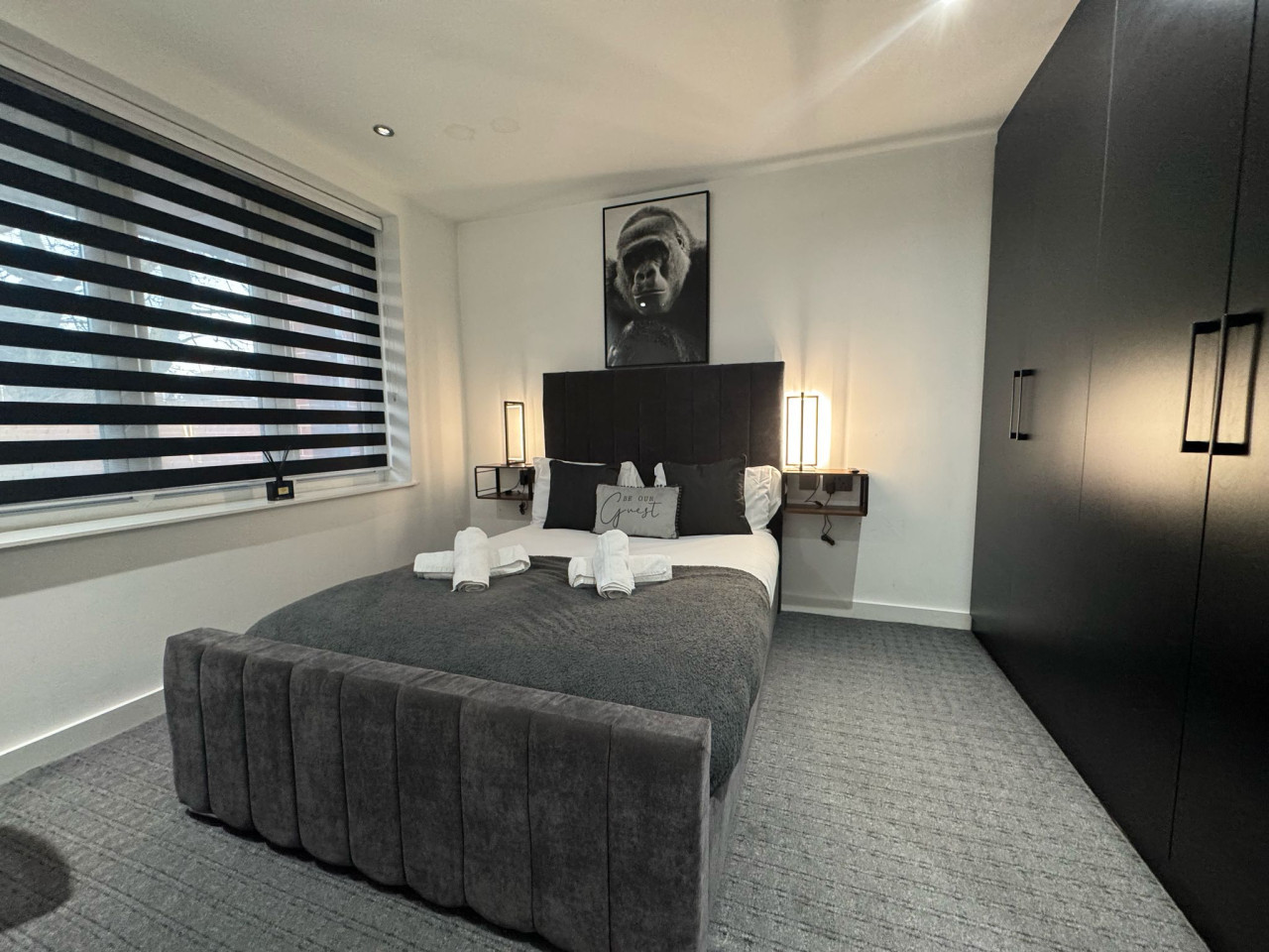 Spacious Luxury Apartment Heathrow in 200 Harefield Rd, Uxbridge UB8 1PS, UK - Property image 5 - VivreStays