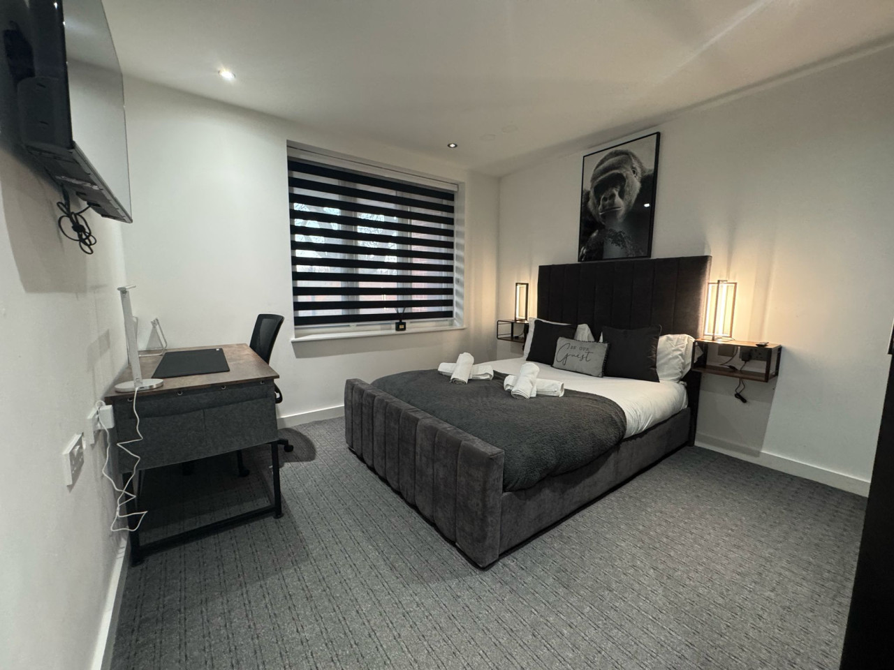 Spacious Luxury Apartment Heathrow in 200 Harefield Rd, Uxbridge UB8 1PS, UK - Property image 9 - VivreStays