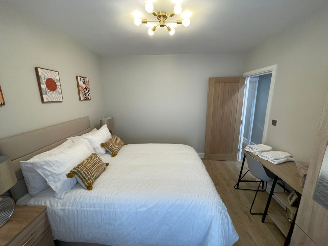 High-Spec 4-Bedroom Home Croydon in 19 Broadway Ave, Croydon CR0 2LP, UK - Property image 14 - VivreStays