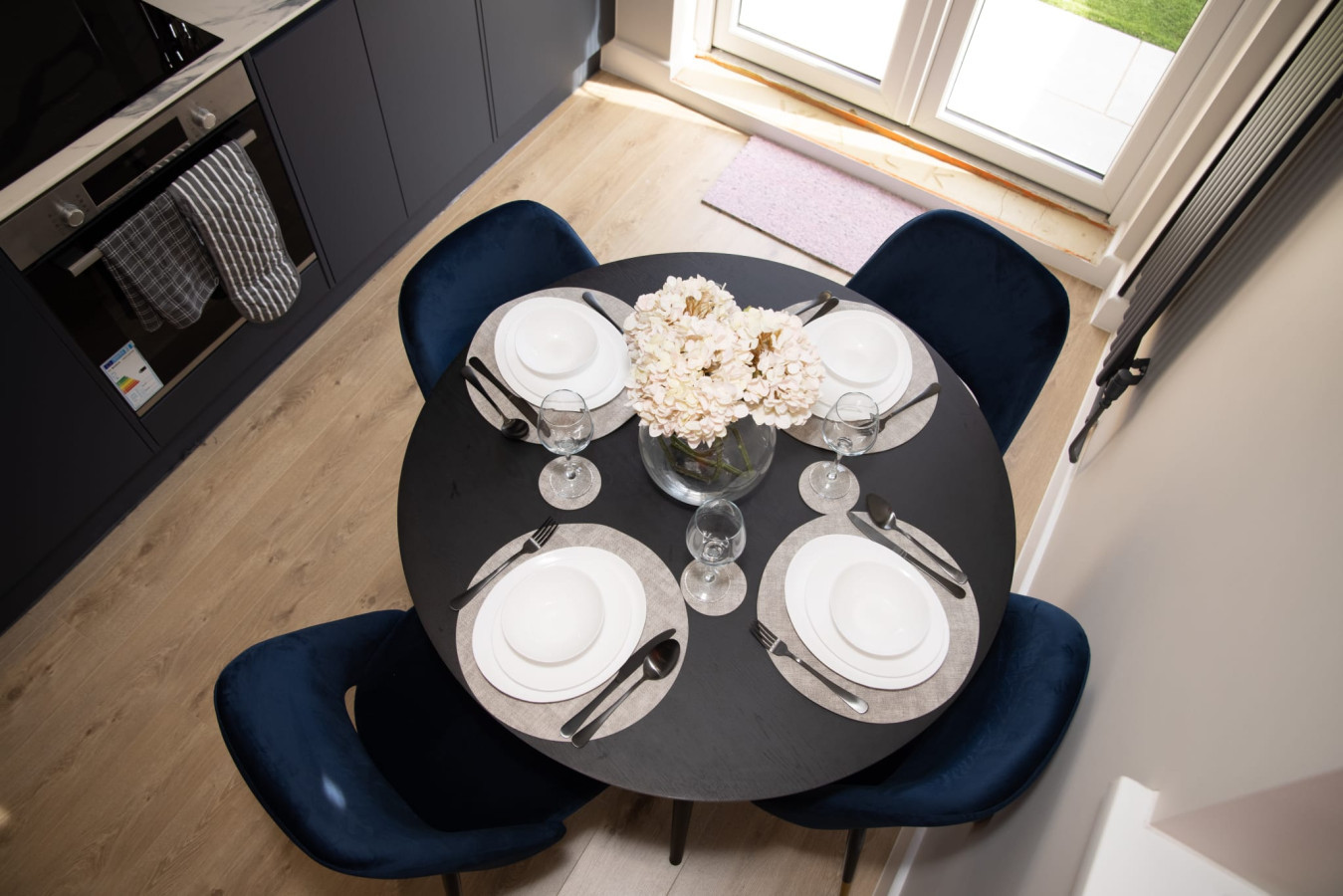 High-Spec 4-Bedroom Home Croydon in 19 Broadway Ave, Croydon CR0 2LP, UK - Property image 5 - VivreStays