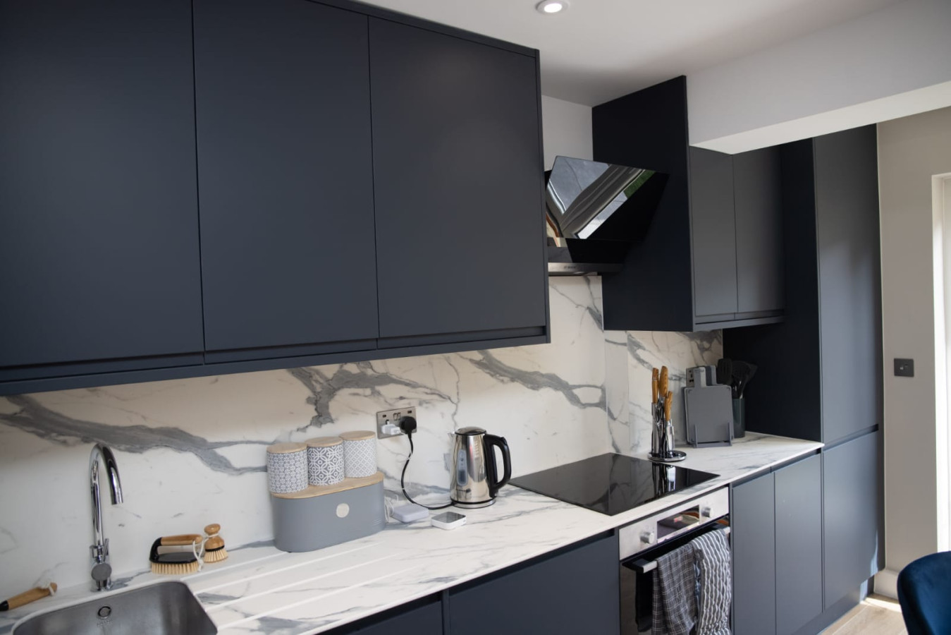 High-Spec 4-Bedroom Home Croydon serviced apartment - UK - VivreStays