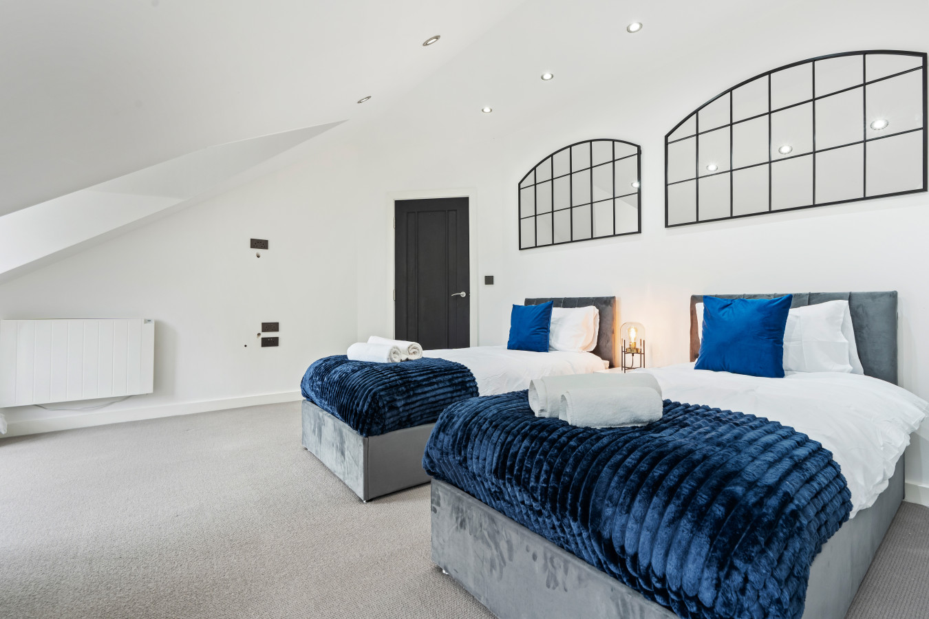 Stunning Penthouse-Style 2-Bed Uxbridge in Flat 6, 200 Harefield Rd, Uxbridge UB8 1PS, UK - Property image 10 - VivreStays