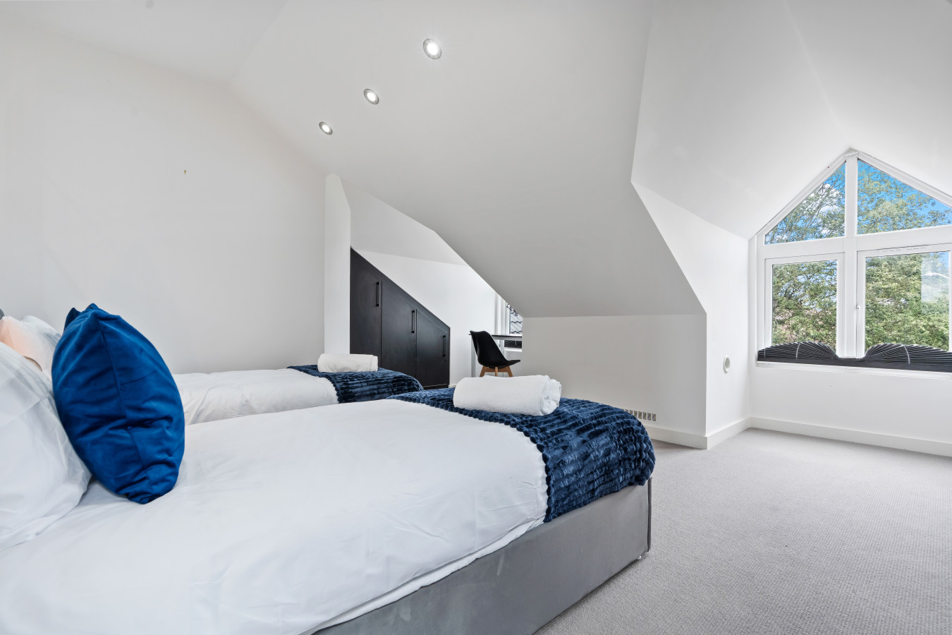 Spacious Top Floor 2-Bed Apartment | Brand New Refurb in 200 Harefield Rd, Uxbridge UB8 1PS, UK - Property image 3 - VivreStays