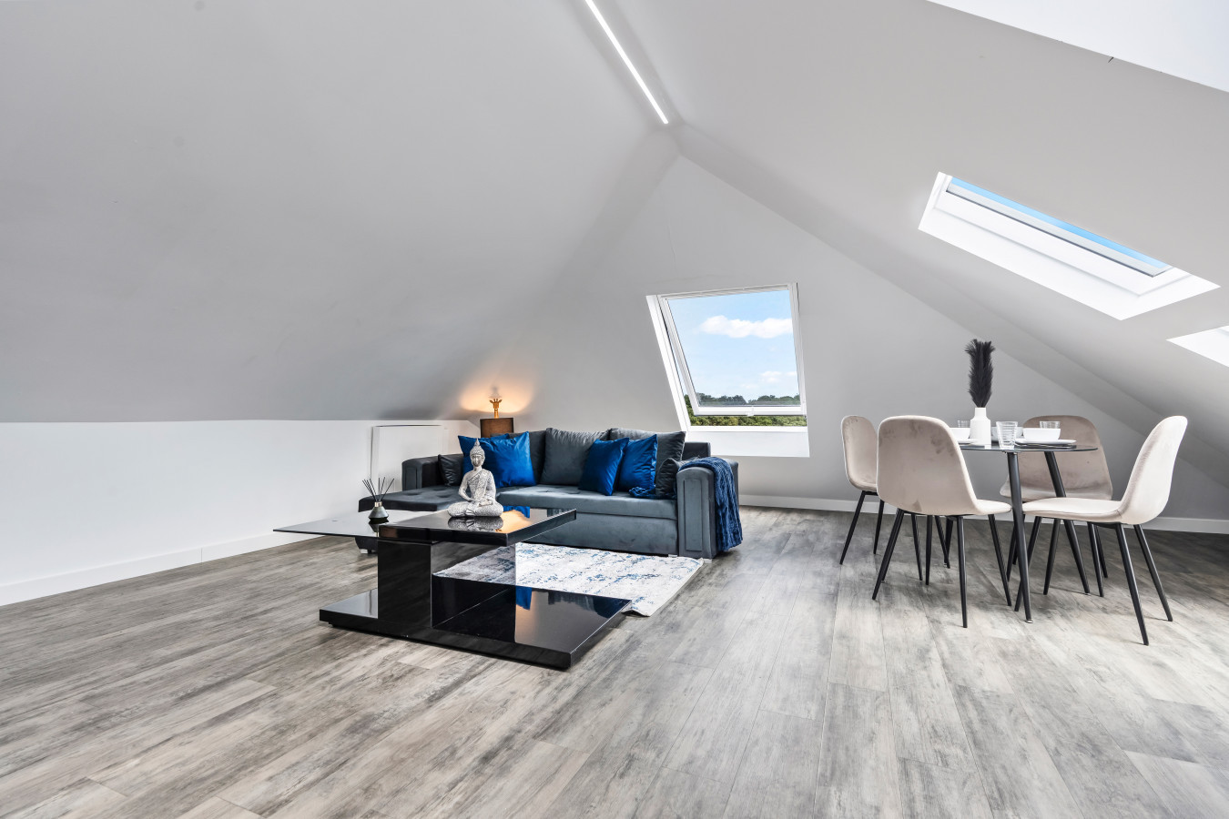 Spacious Top Floor 2-Bed Apartment | Brand New Refurb in 200 Harefield Rd, Uxbridge UB8 1PS, UK - Property image 18 - VivreStays