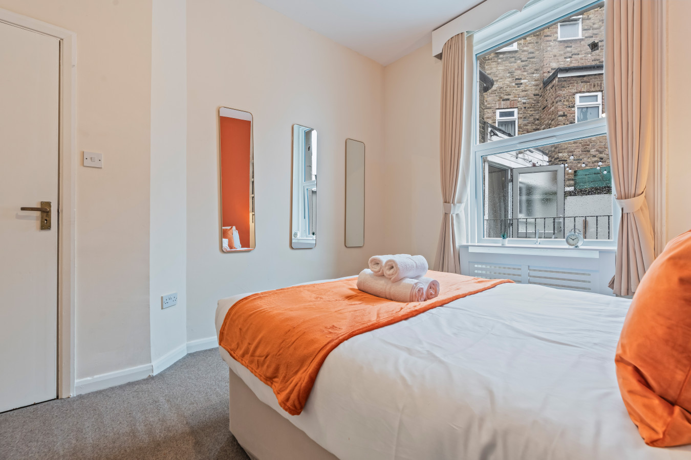Stylish 3 Bedroom Apartment Fulham| Stamford Bridge in 22 Filmer Rd, London SW6 7BW, UK - Property image 6 - VivreStays