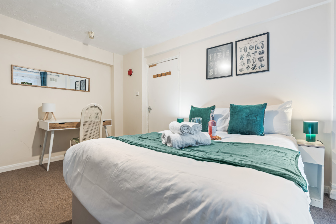 Stylish 3 Bedroom Apartment Fulham| Stamford Bridge in 22 Filmer Rd, London SW6 7BW, UK - Property image 3 - VivreStays