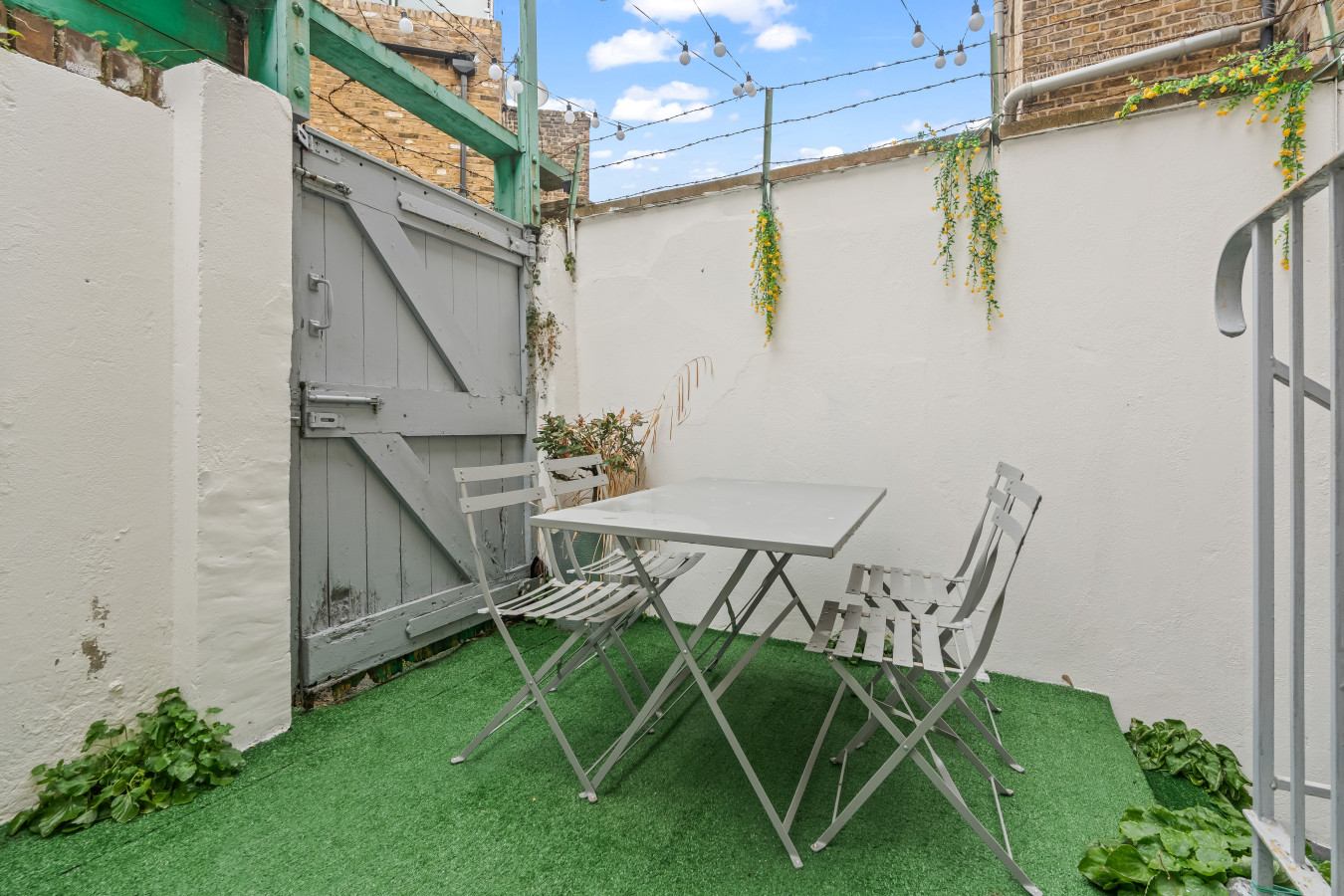 Stylish 3 Bedroom Apartment Fulham| Stamford Bridge in 22 Filmer Rd, London SW6 7BW, UK - Property image 18 - VivreStays