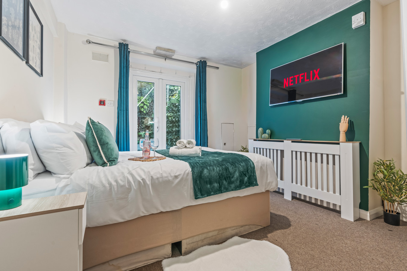 Stylish 3 Bedroom Apartment Fulham| Stamford Bridge in 22 Filmer Rd, London SW6 7BW, UK - Property image 2 - VivreStays