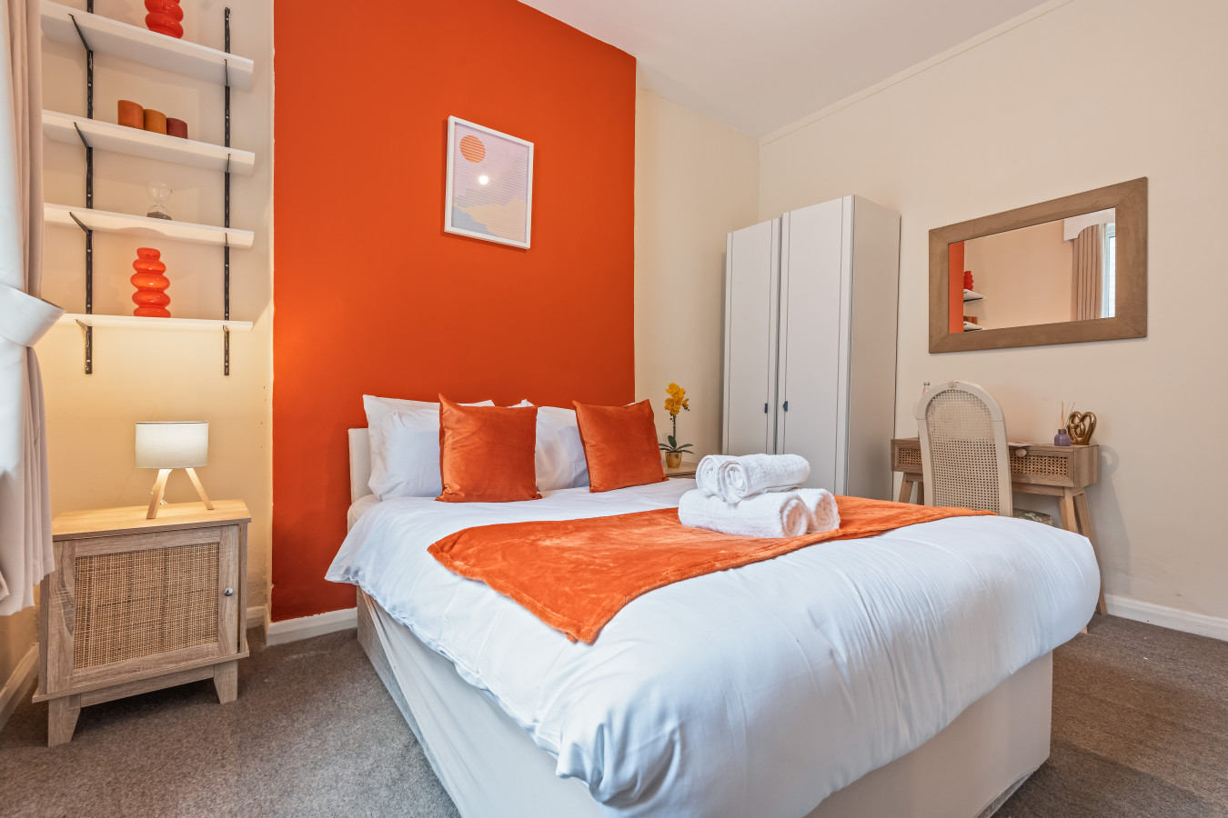 Spacious 3 Bed Apartment Fulham in 22 Filmer Rd, London SW6 7BW, UK - Property image 15 - VivreStays