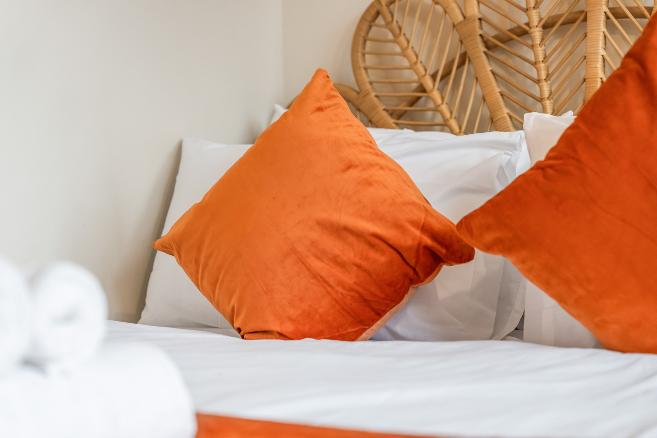 Spacious 3 Bed Apartment Fulham in 22 Filmer Rd, London SW6 7BW, UK - Property image 11 - VivreStays