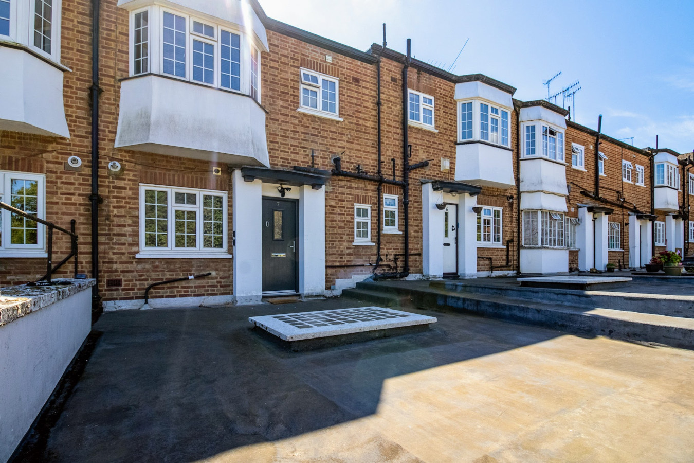 Luxury 3 Bed Apartment | Train Station in Wolsey Road, England, United Kingdom, HA6 2HL - Property image 33 - VivreStays