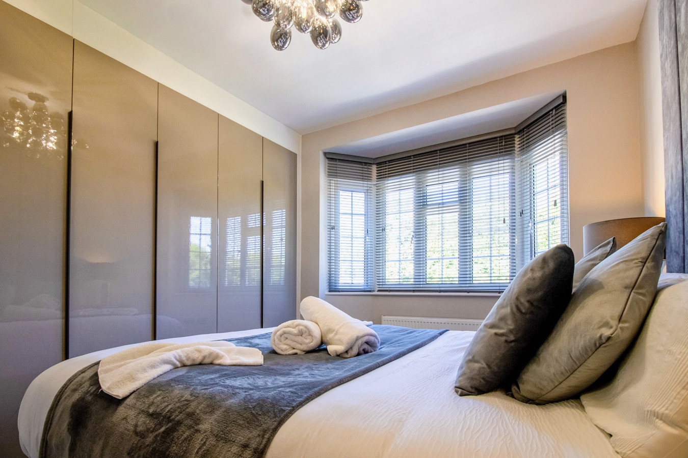 Luxury 3 Bed Apartment | Train Station in Wolsey Road, England, United Kingdom, HA6 2HL - Property image 10 - VivreStays