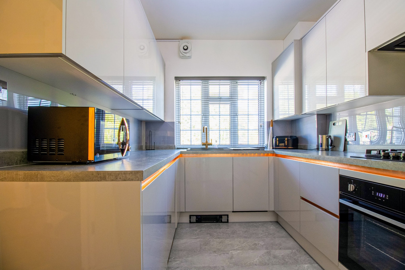 Luxury 3 Bed Apartment | Train Station in Wolsey Road, England, United Kingdom, HA6 2HL - Property image 13 - VivreStays