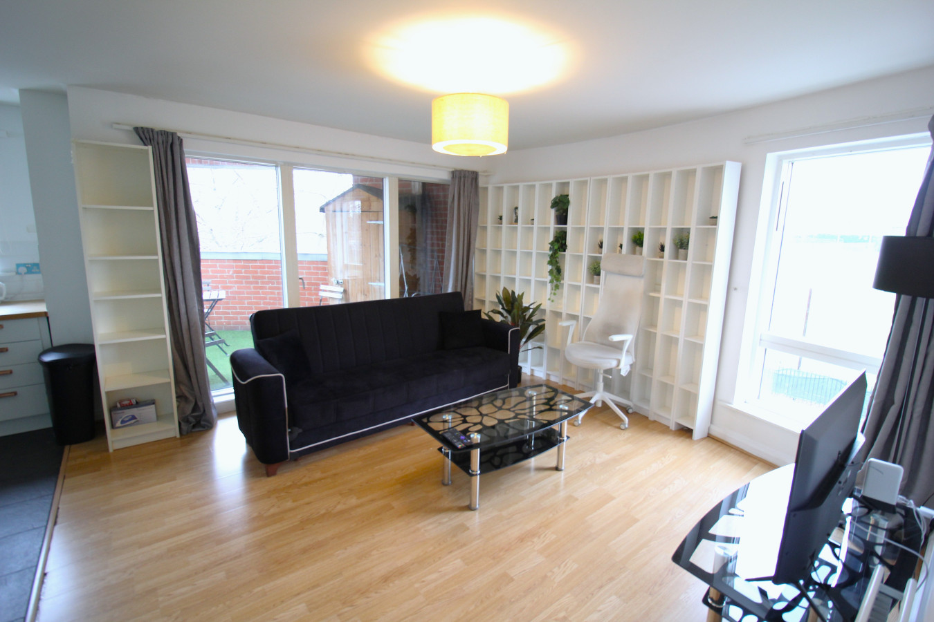 Stylish 2-Bed, White City | Great Transport Links in Du Cane Rd, London, UK - Property image 6 - VivreStays