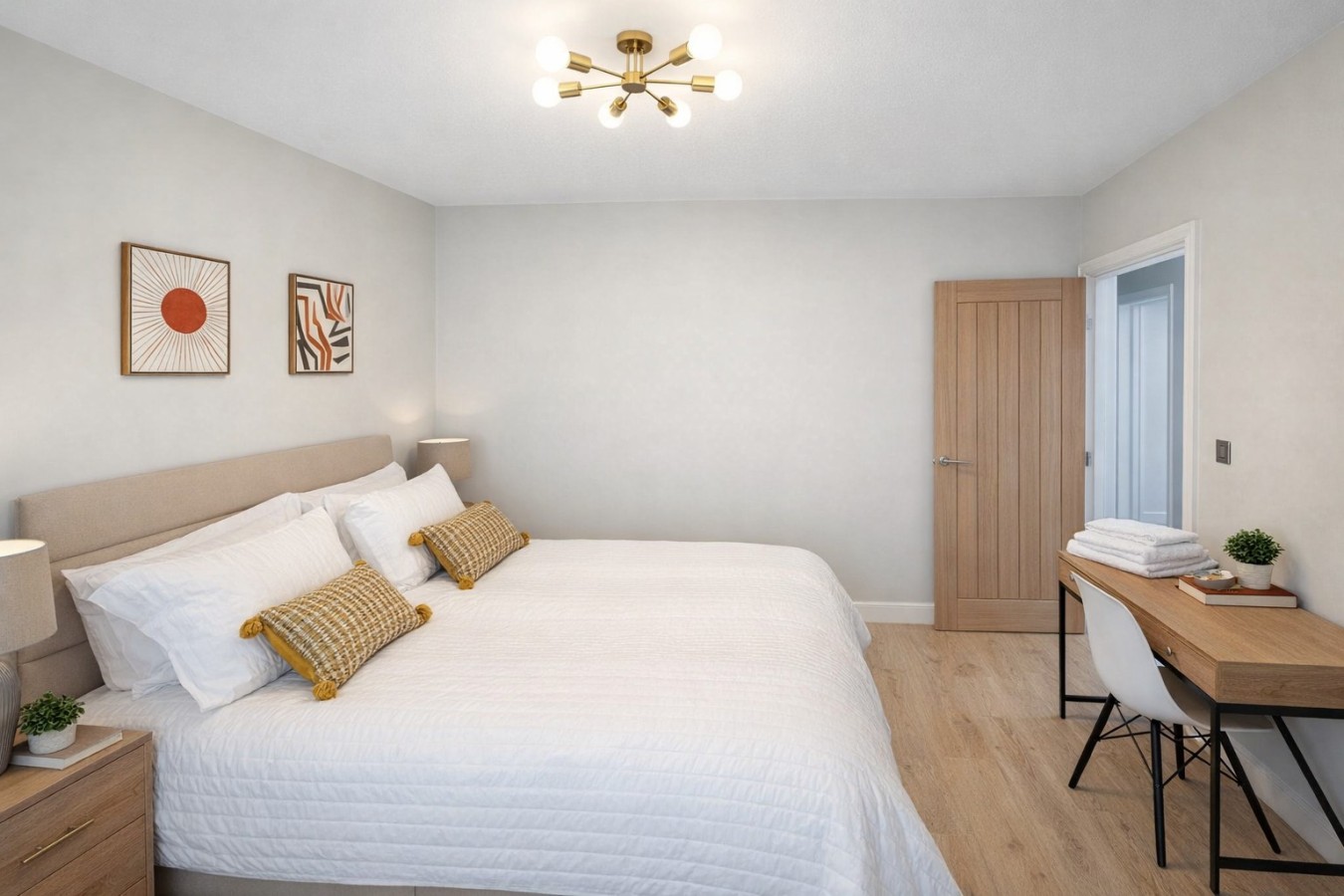 Stunning 4-Bedroom Home Sleeps 6 in Broadway Avenue - Property image 7 - VivreStays