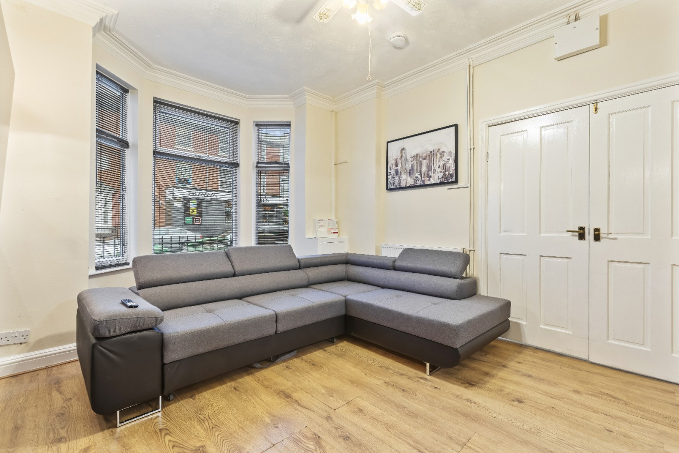 City Centre House, Free Parking, Sleeps up to 13 in Radford Blvd, Radford, Nottingham NG7 3BS, UK - Property image 19 - VivreStays