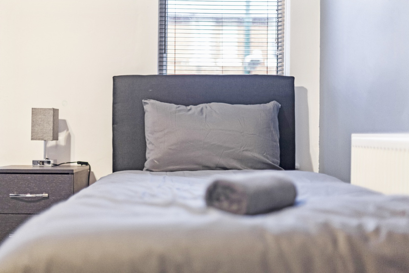 City Centre House, Free Parking, Sleeps up to 13 in Radford Blvd, Radford, Nottingham NG7 3BS, UK - Property image 3 - VivreStays